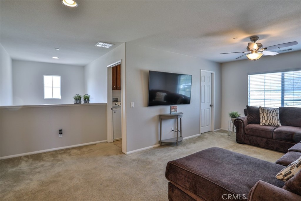 5461 N Pinnacle Lane