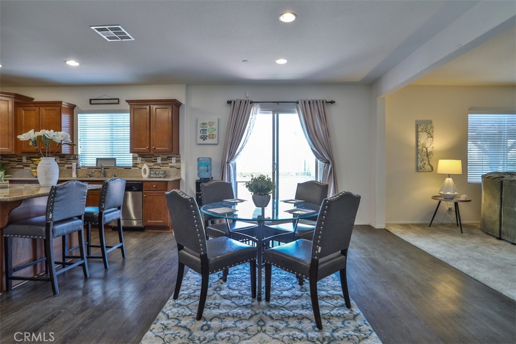 5461 N Pinnacle Lane