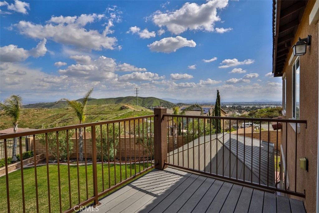 5461 N Pinnacle Lane