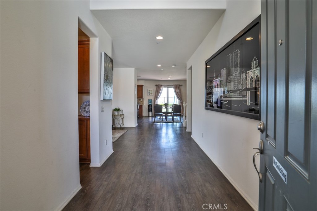 5461 N Pinnacle Lane