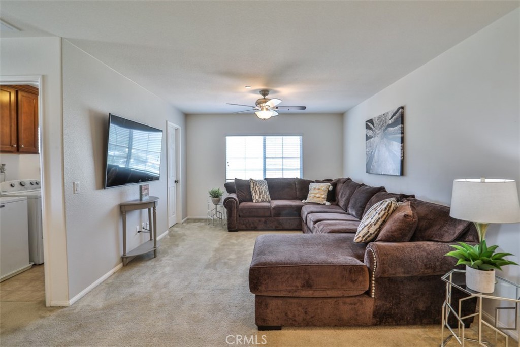 5461 N Pinnacle Lane