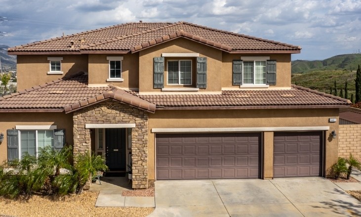 5461 N Pinnacle Lane