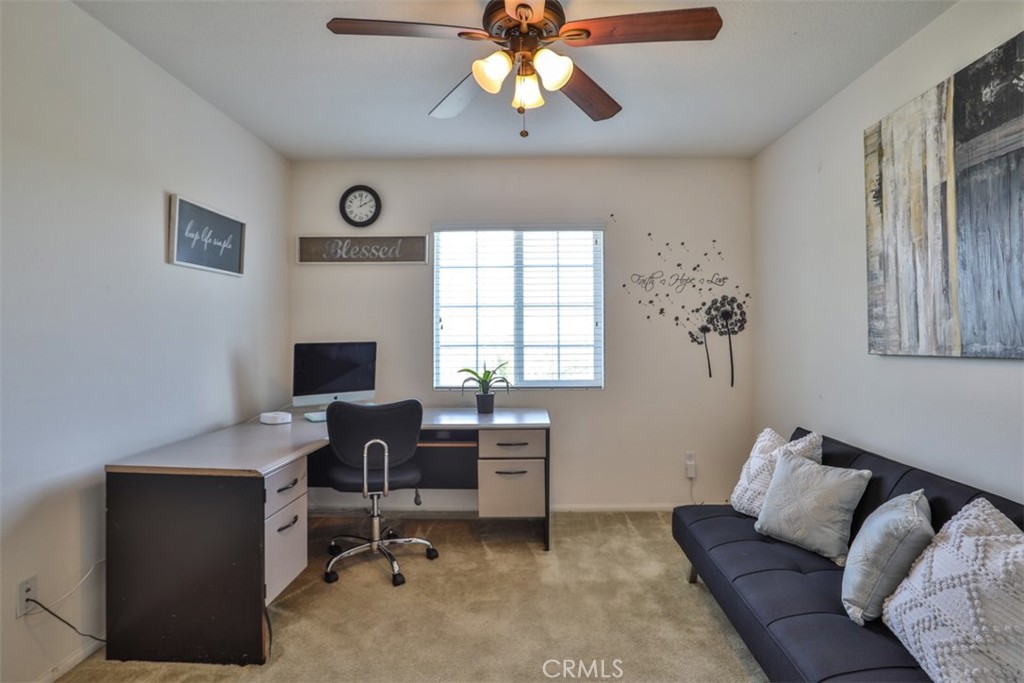 5461 N Pinnacle Lane