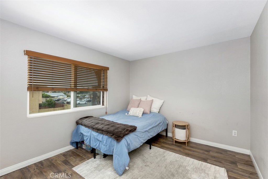 792 N Mollison Avenue 7