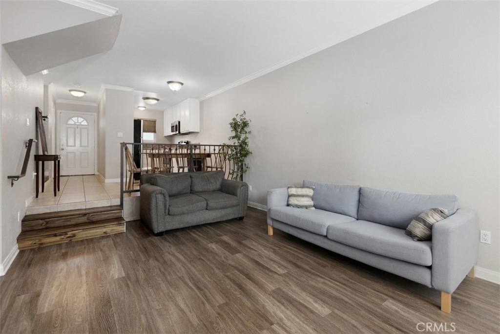 792 N Mollison Avenue 7