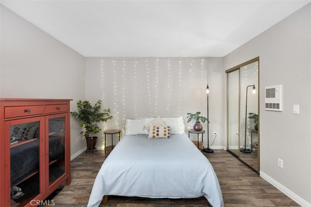 792 N Mollison Avenue 7