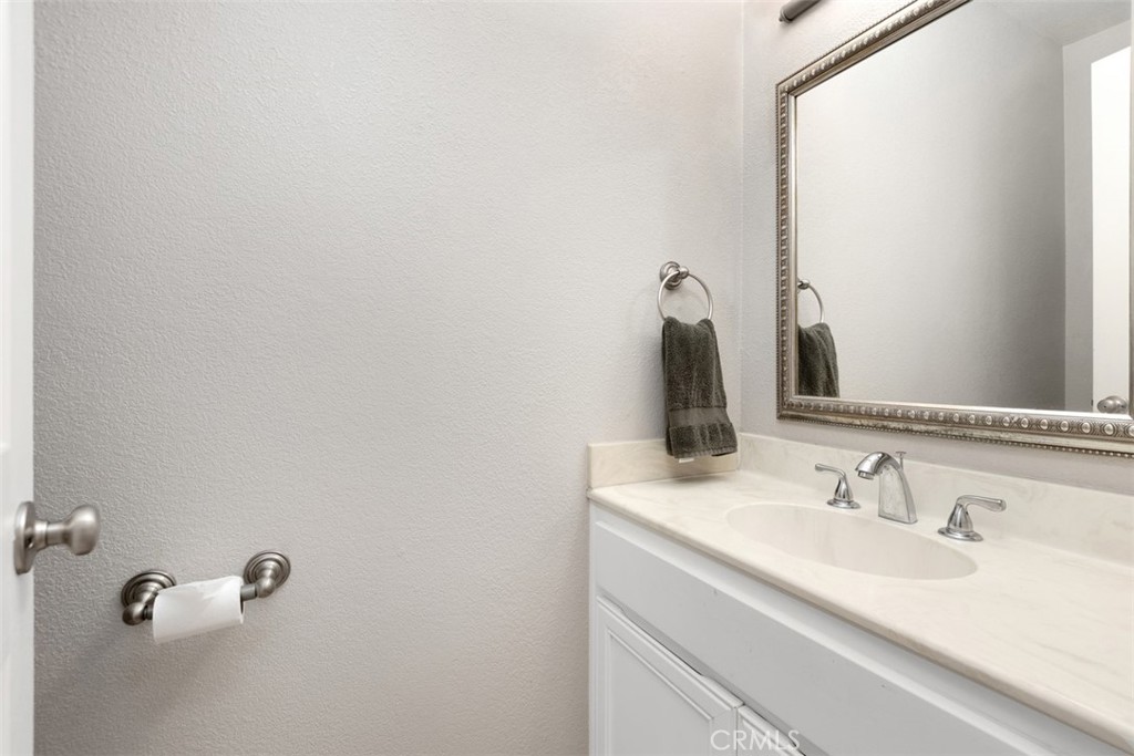 792 N Mollison Avenue 7