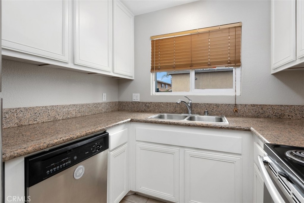 792 N Mollison Avenue 7