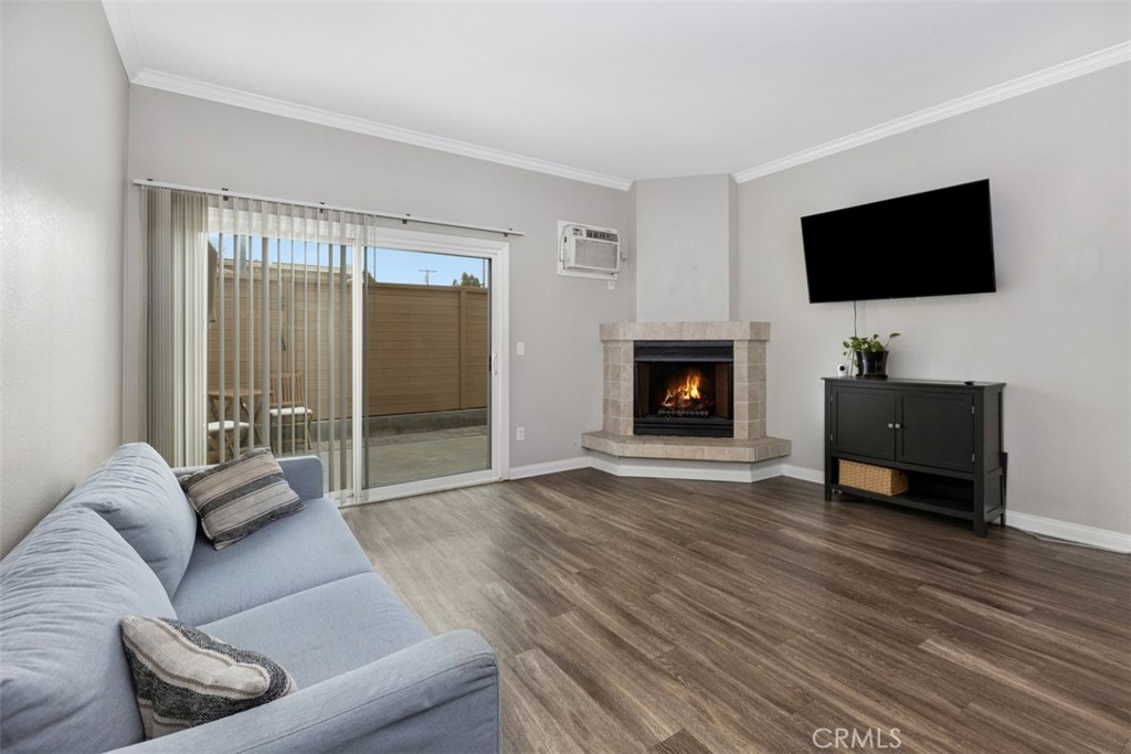 792 N Mollison Avenue 7