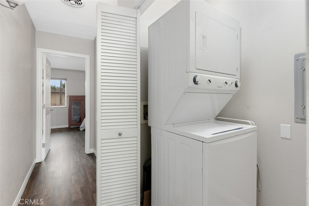 792 N Mollison Avenue 7