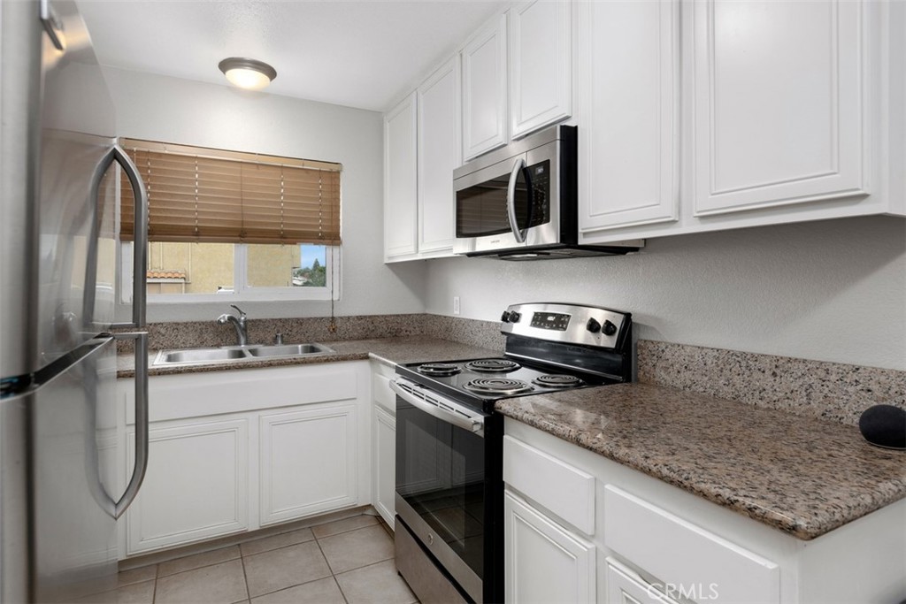 792 N Mollison Avenue 7