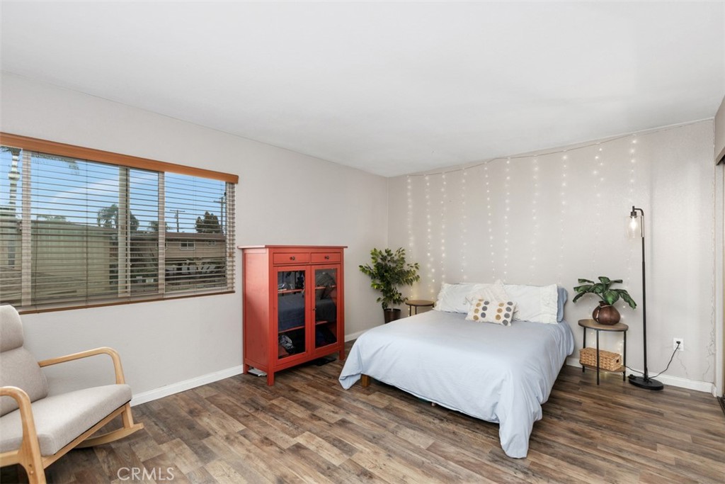 792 N Mollison Avenue 7