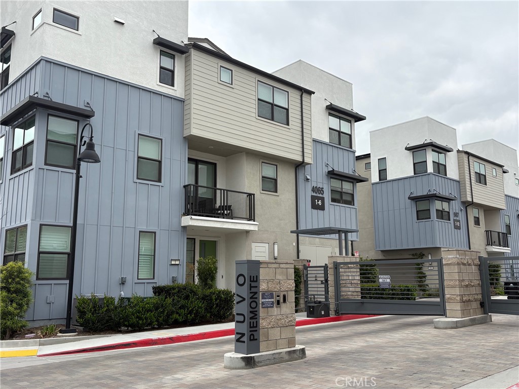 4061 E Luna Paseo 32