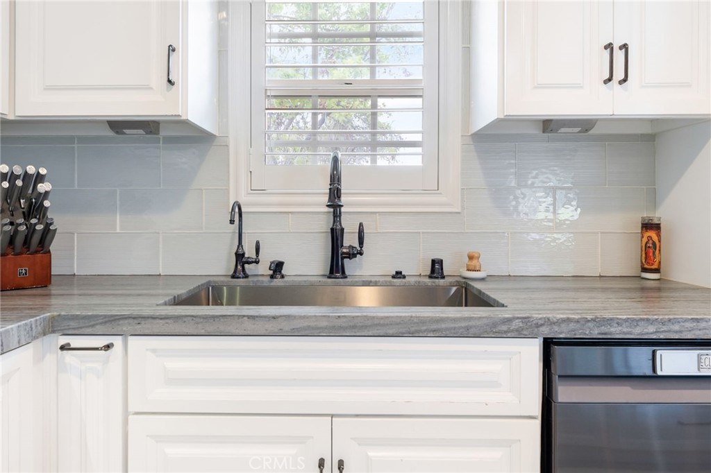 1801 W Mossberg Avenue