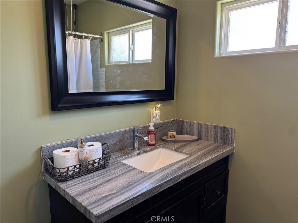 1801 W Mossberg Avenue