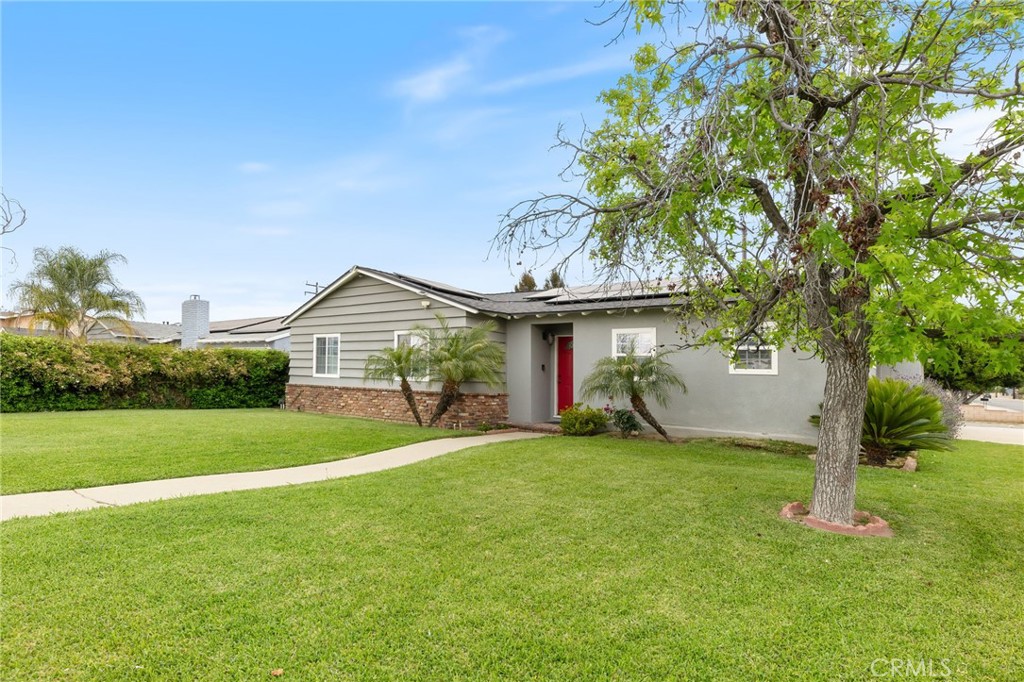 1801 W Mossberg Avenue