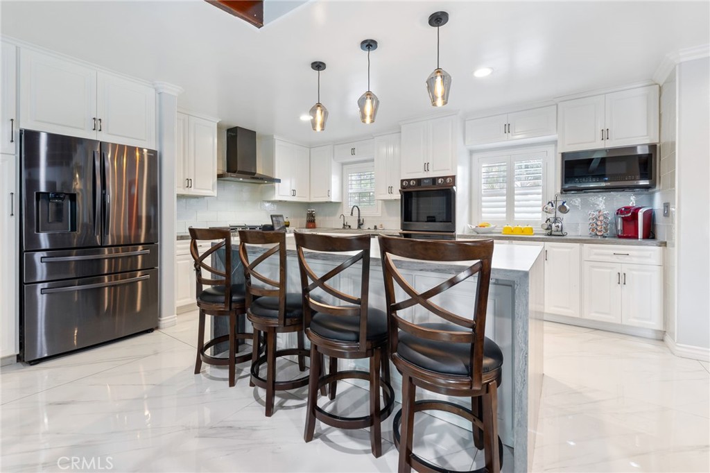 1801 W Mossberg Avenue