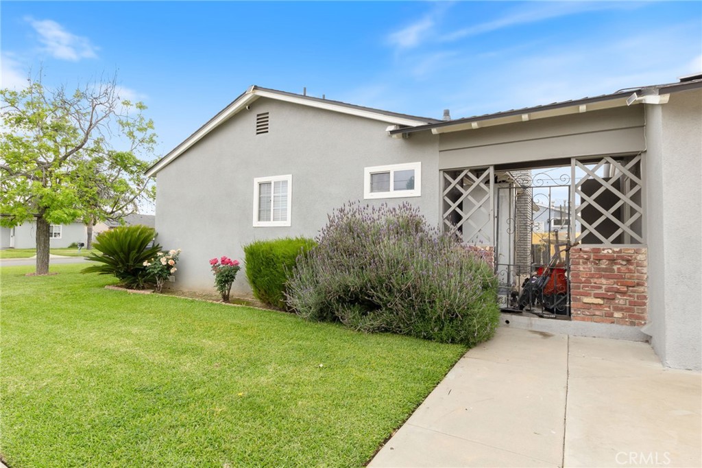 1801 W Mossberg Avenue