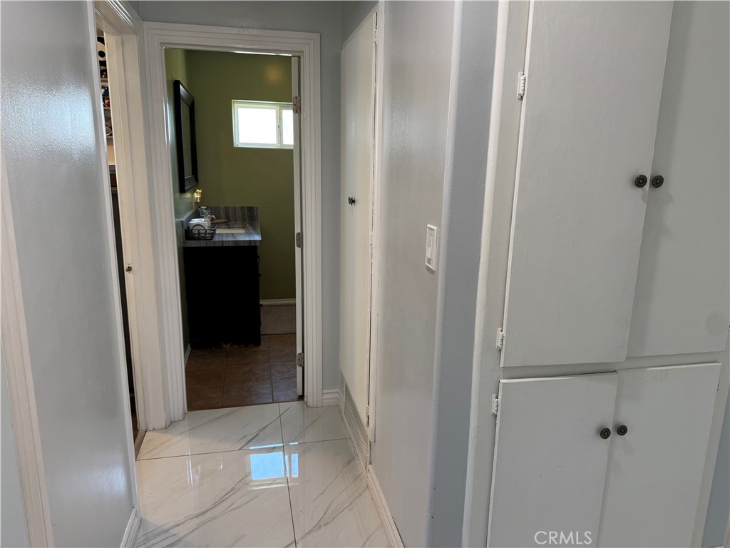 1801 W Mossberg Avenue