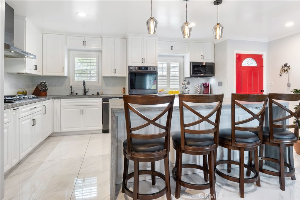 1801 W Mossberg Avenue