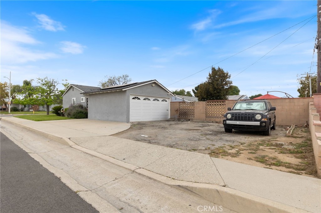 1801 W Mossberg Avenue