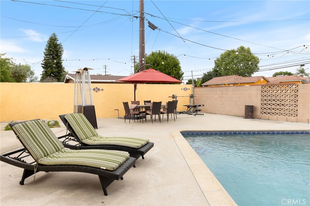 1801 W Mossberg Avenue