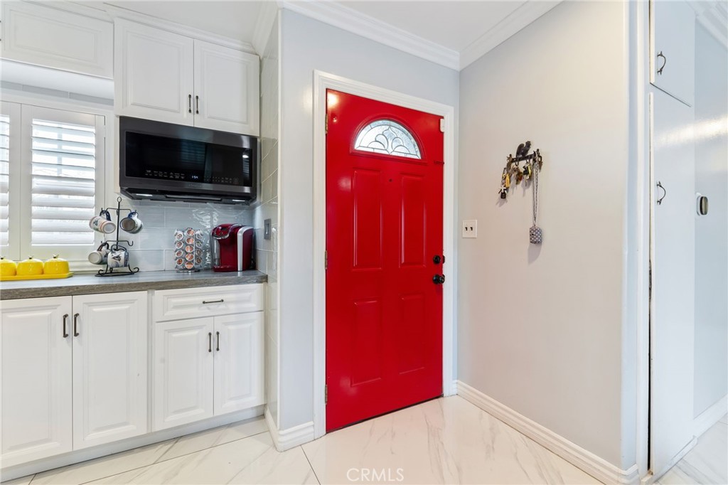 1801 W Mossberg Avenue