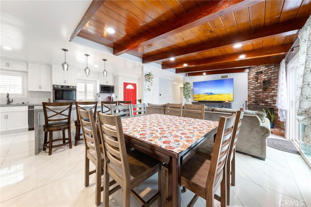 1801 W Mossberg Avenue