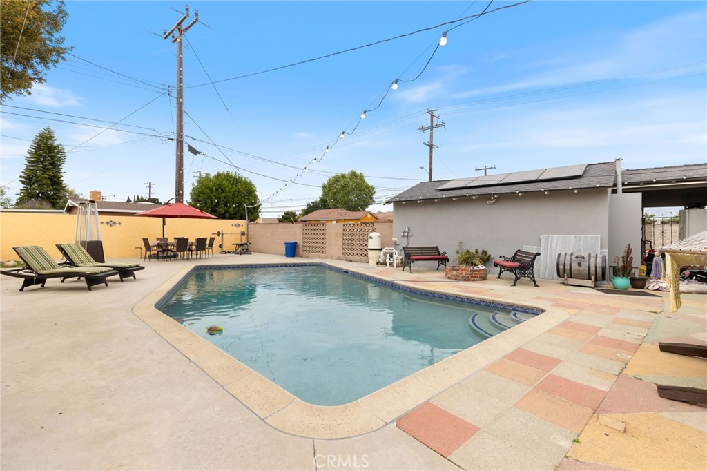 1801 W Mossberg Avenue