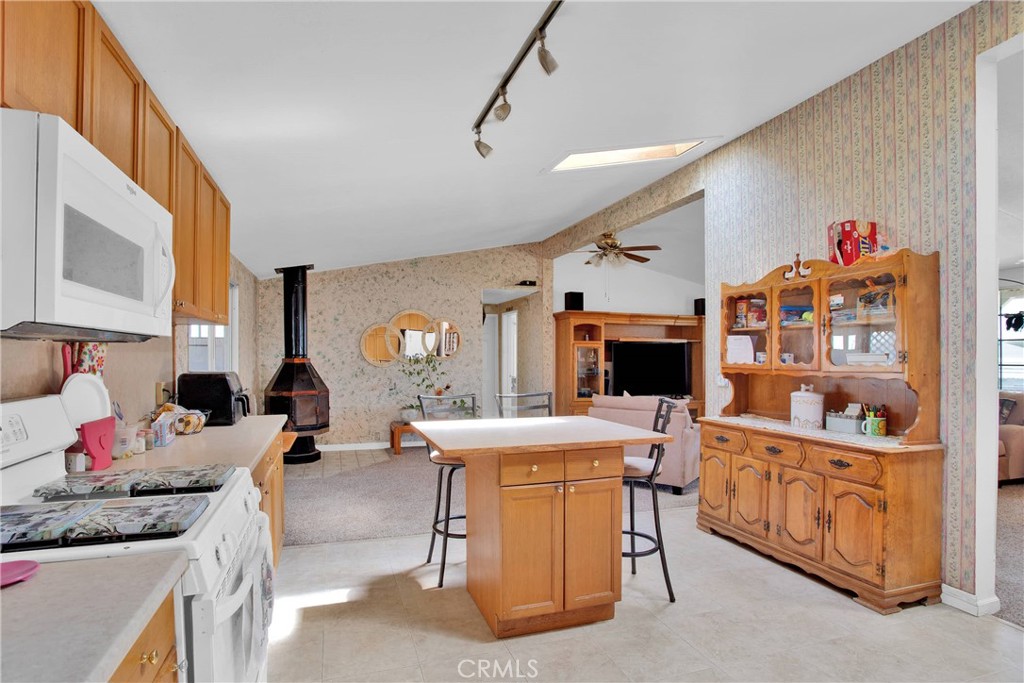 22933 National Trails