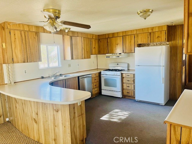 22933 National Trails