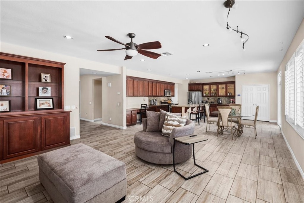 27109 Woodglen Lane