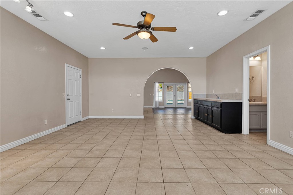 6786 Middleton Avenue