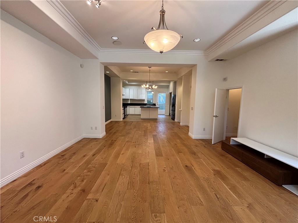441 N Los Robles Avenue 16