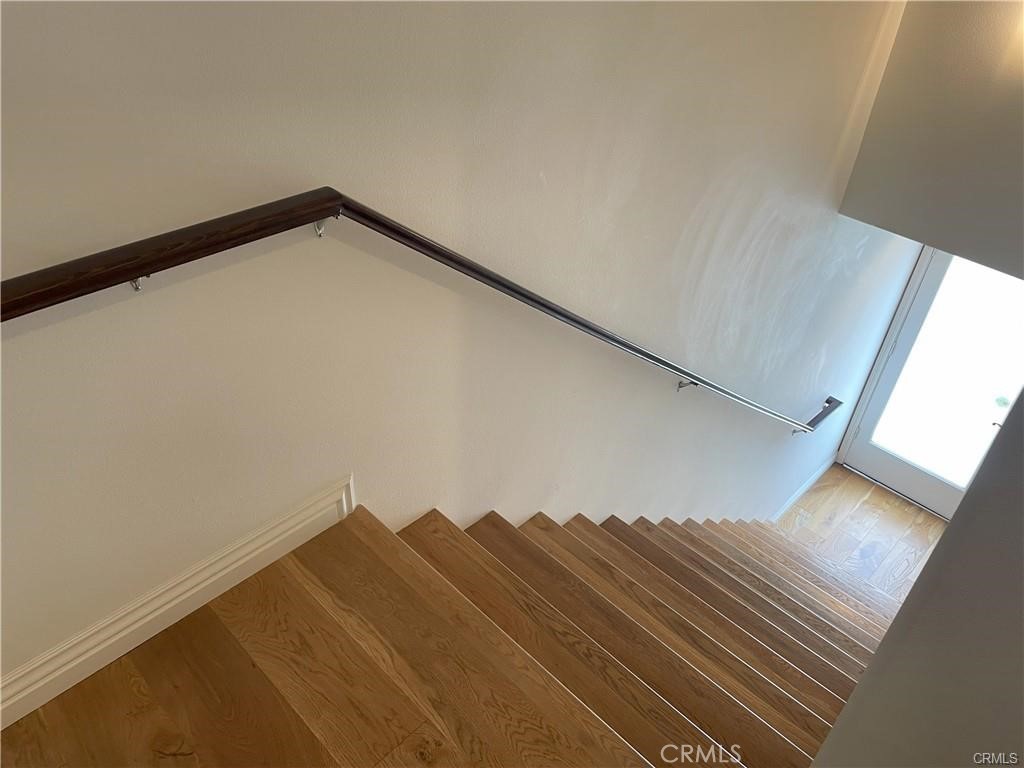 441 N Los Robles Avenue 16