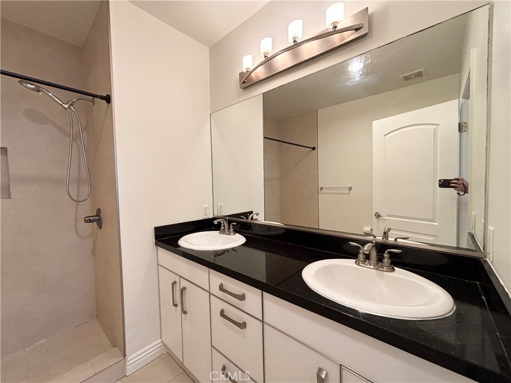 441 N Los Robles Avenue 16