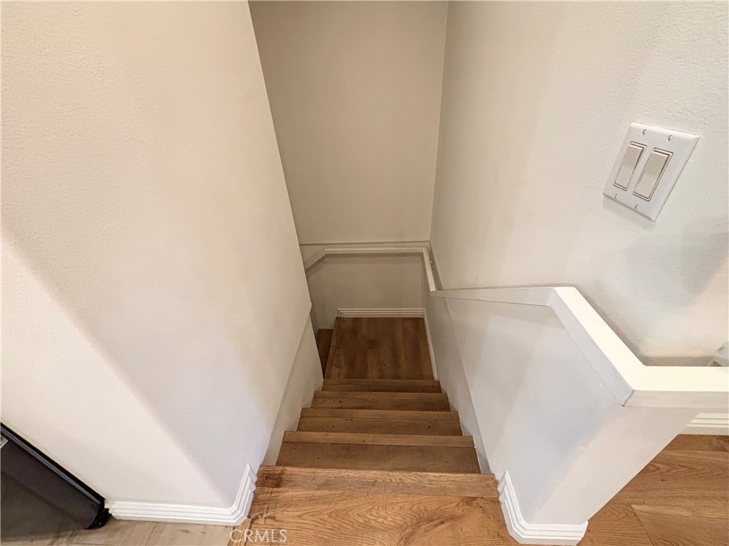 441 N Los Robles Avenue 16