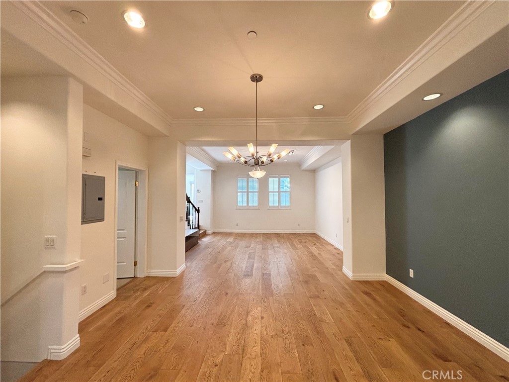 441 N Los Robles Avenue 16