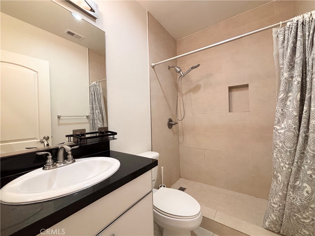 441 N Los Robles Avenue 16