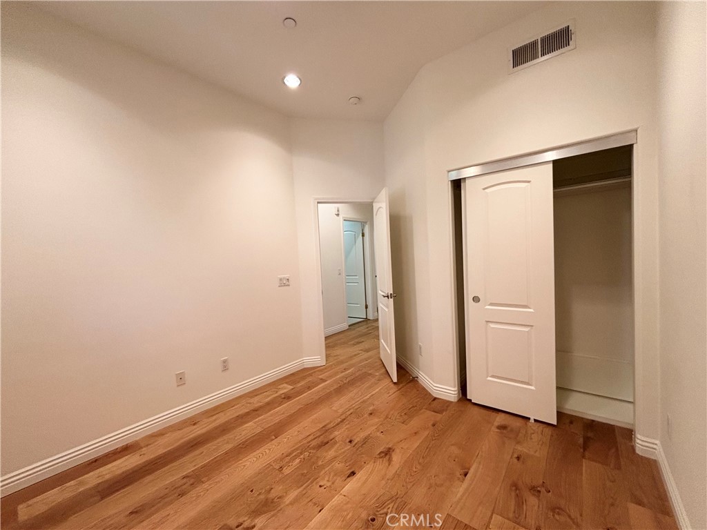 441 N Los Robles Avenue 16