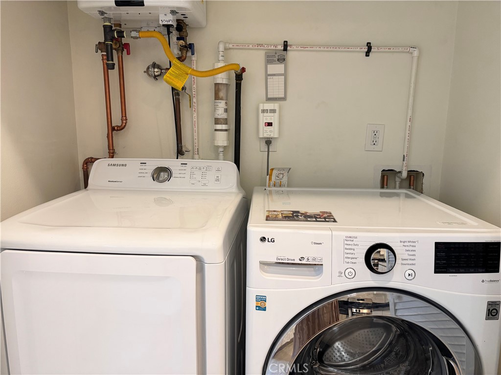 441 N Los Robles Avenue 16