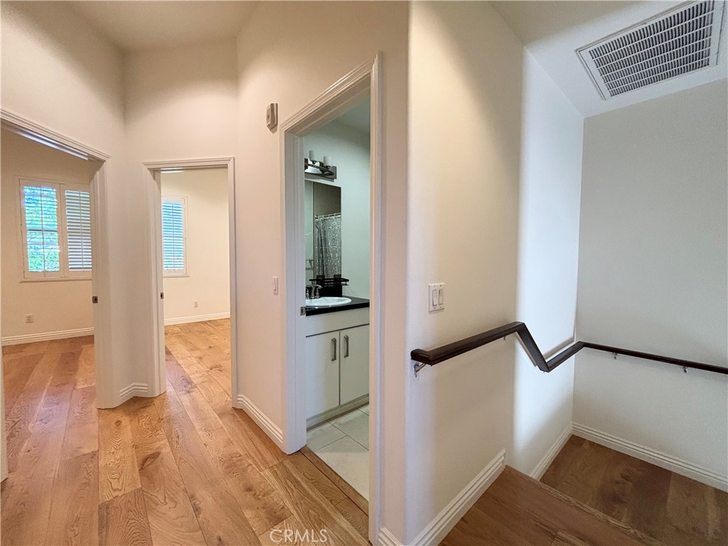 441 N Los Robles Avenue 16