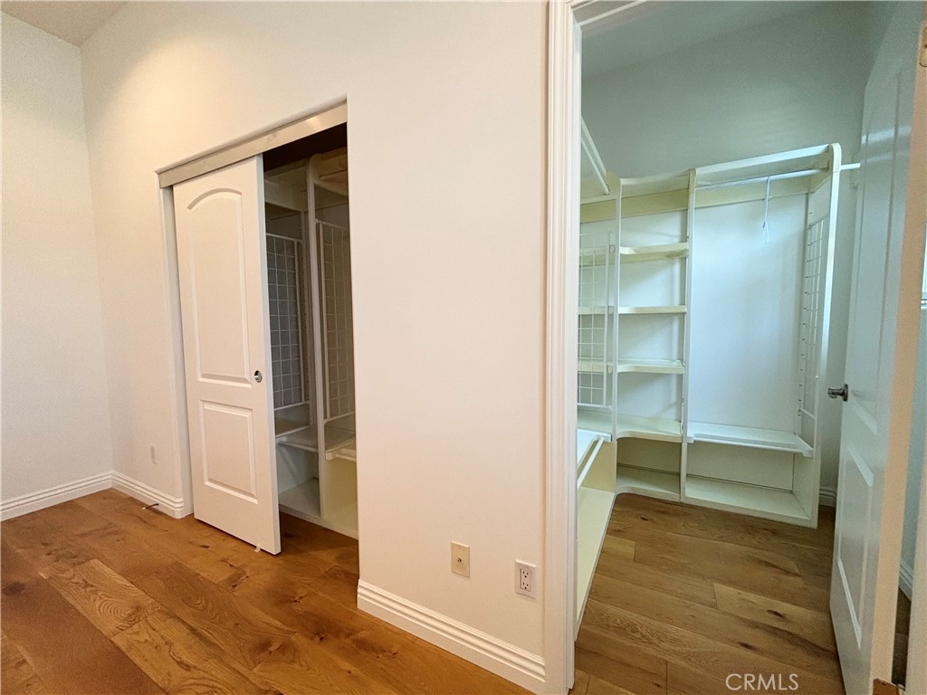 441 N Los Robles Avenue 16