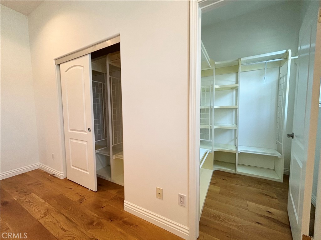 441 N Los Robles Avenue 16