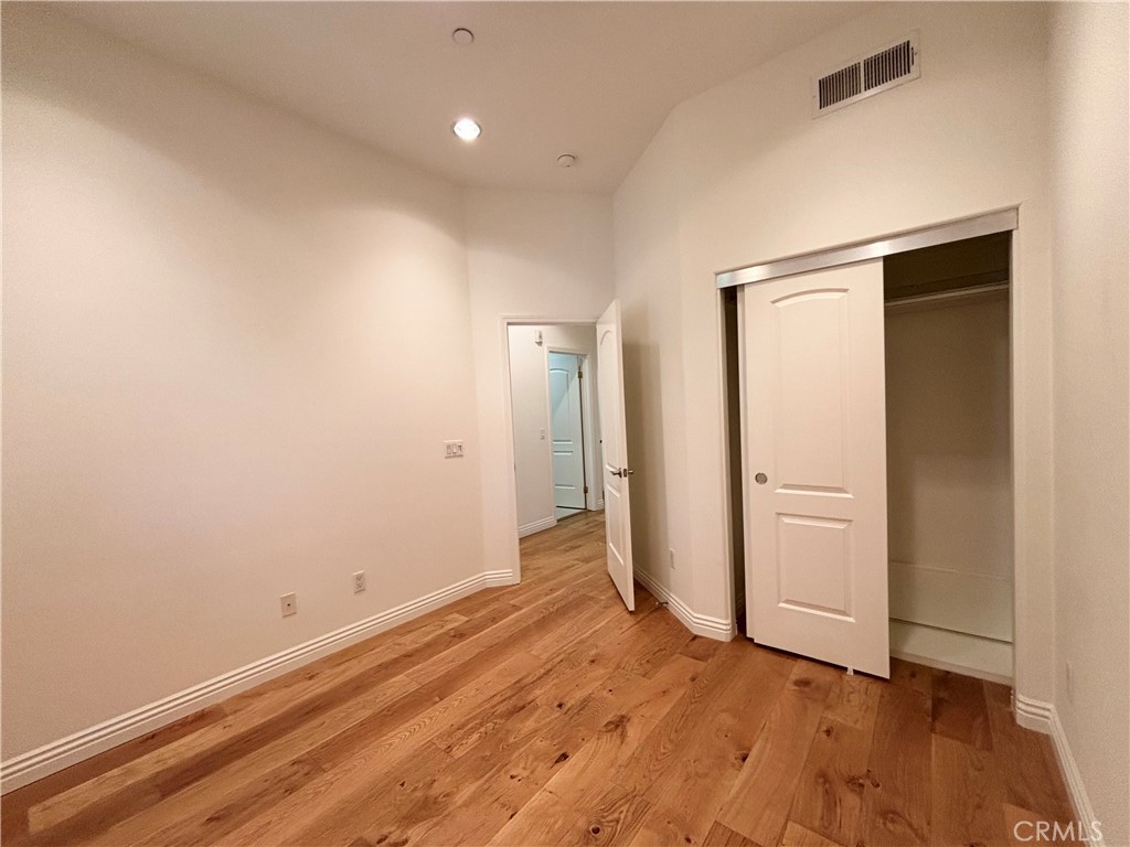 441 N Los Robles Avenue 16