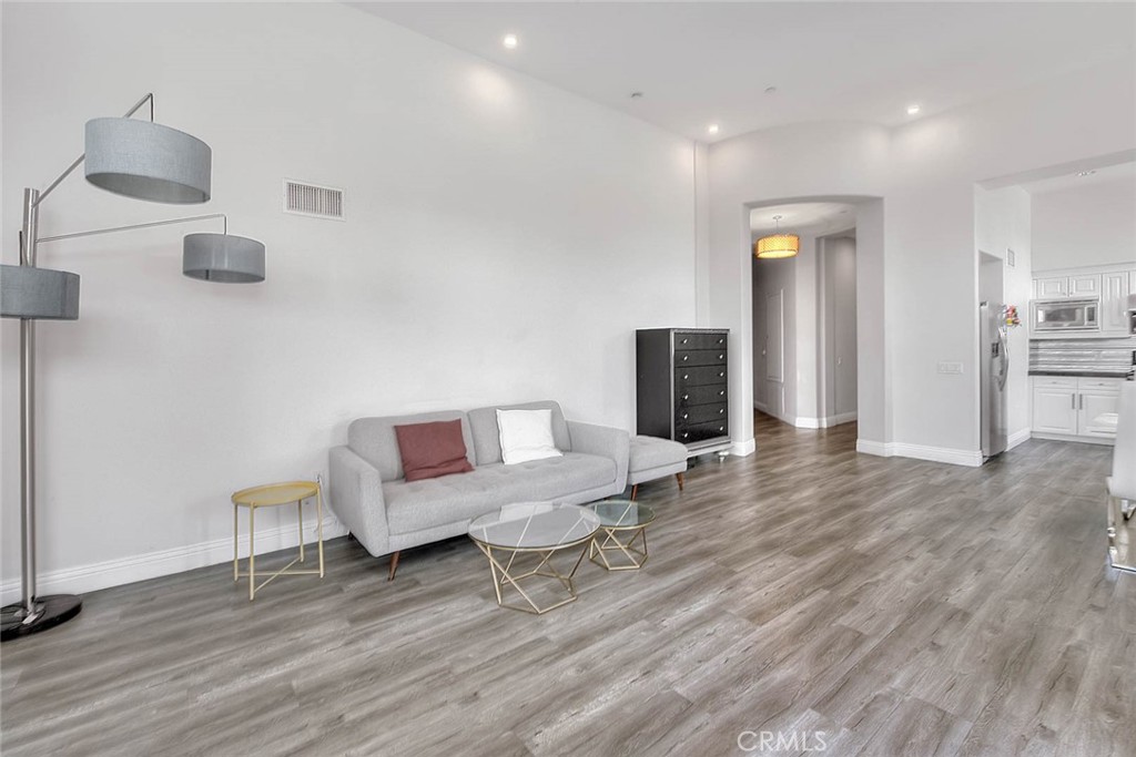 600 N Atlantic Boulevard 209