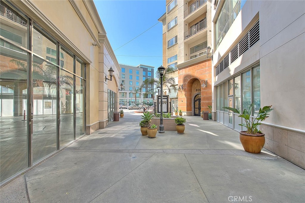 600 N Atlantic Boulevard 209
