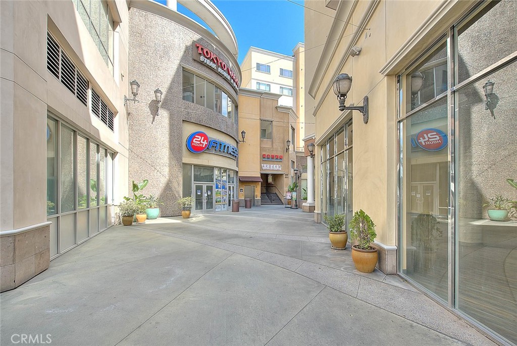 600 N Atlantic Boulevard 209
