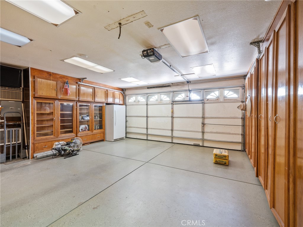 7556 Glider Avenue