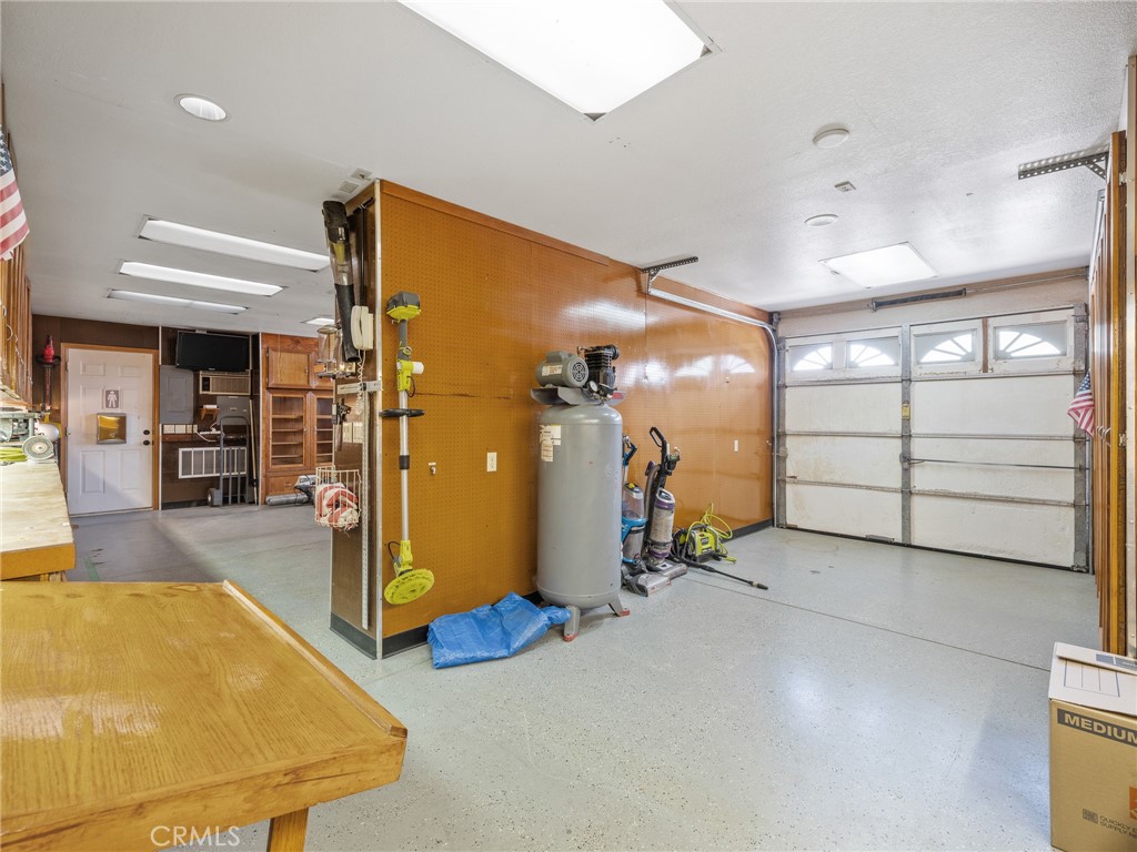 7556 Glider Avenue